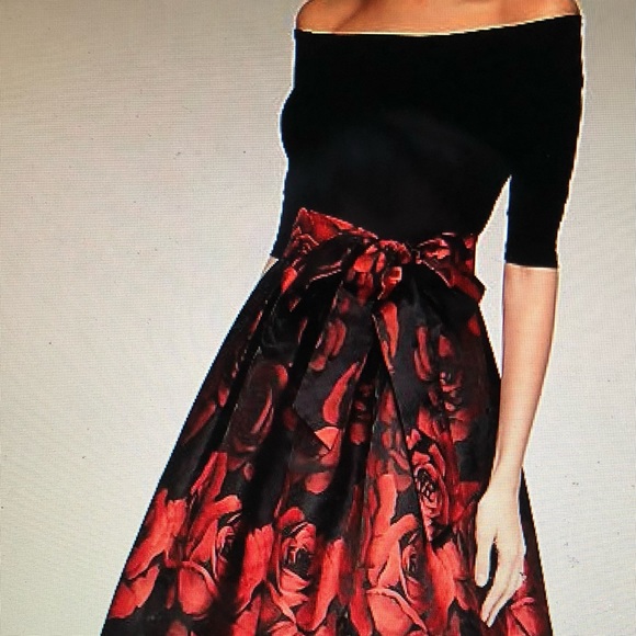 Dress - Picture 7 of 8